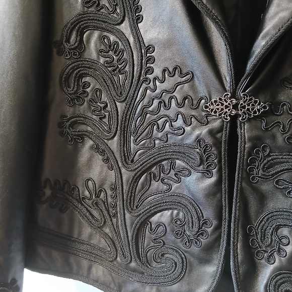Fabulous detailed jacket - Picture 3 of 6
